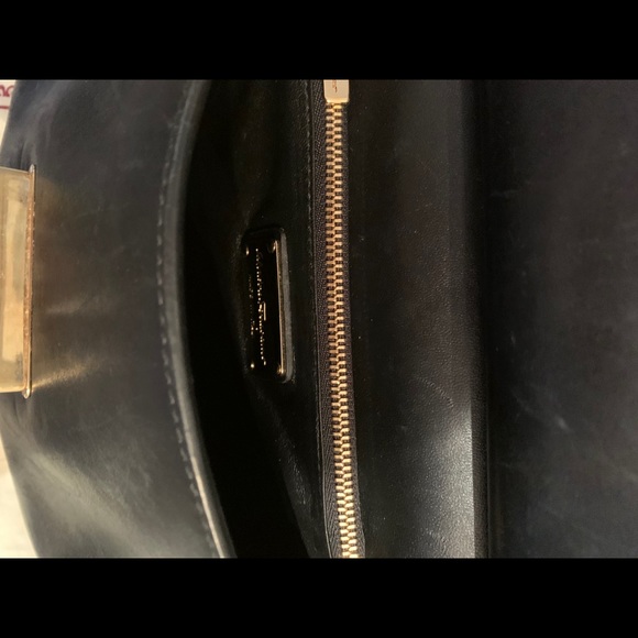 Salvatore Ferragamo crossbody. - Picture 5 of 6